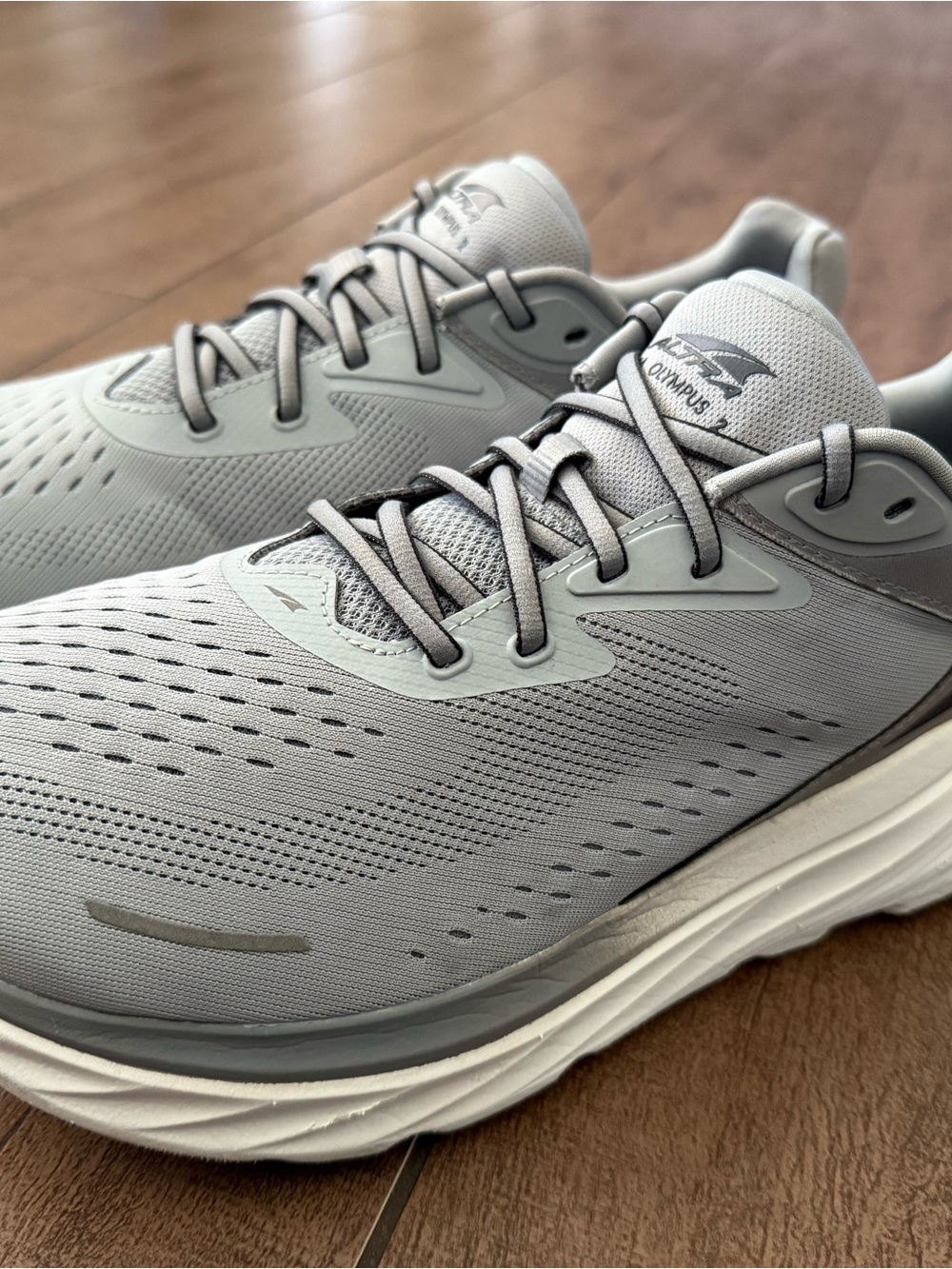 Altra Via Olympus 2 Running Sneakers Grey White Black AL0A85NA220 Men’s 13